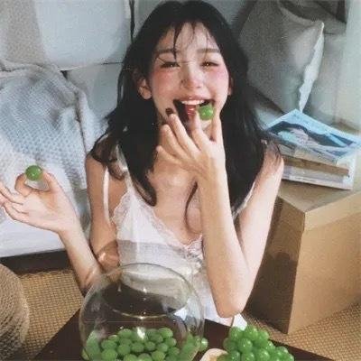 少女嬉春